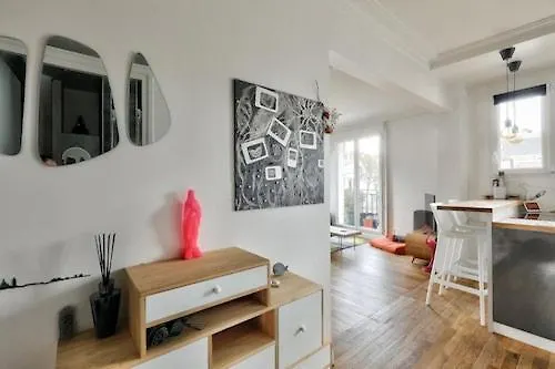 Appartement Spacieux Avec Balcon / Batignolles Paris 0*,  France