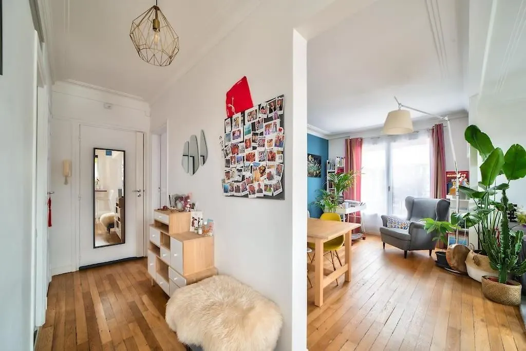 Appartement Spacieux Avec Balcon / Batignolles Paris 0*,  France